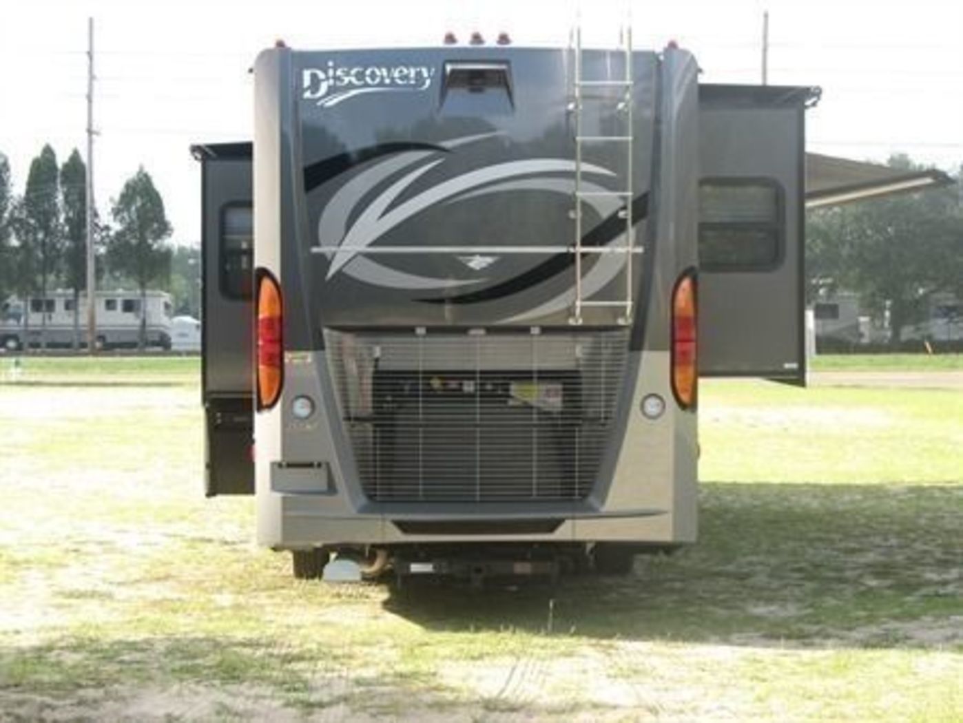 Photo 7 - 2008 Fleetwood Class A Motorhome rental photo 9