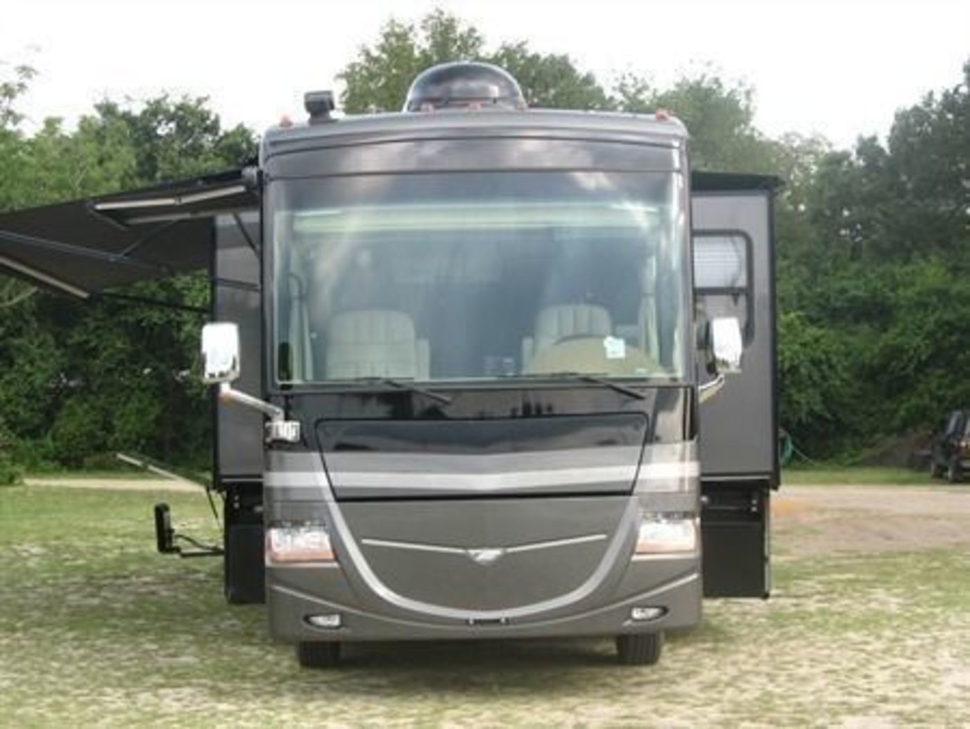 Photo 11 - 2008 Fleetwood Class A Motorhome rental photo 13
