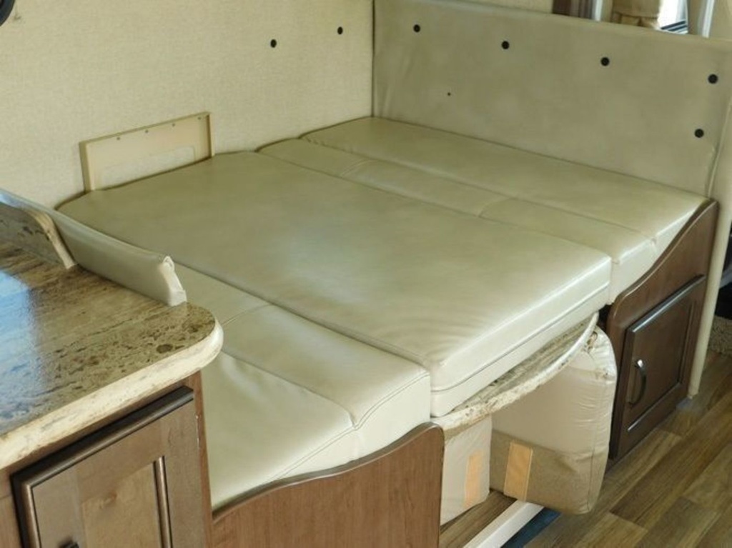 Photo 2 - 2019 Thor Class A Motorhome rental photo 4