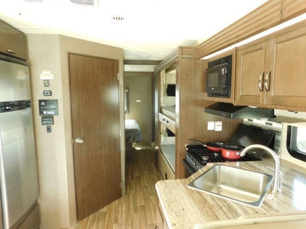 Photo 6 - 2019 Thor Class A Motorhome rental photo 8