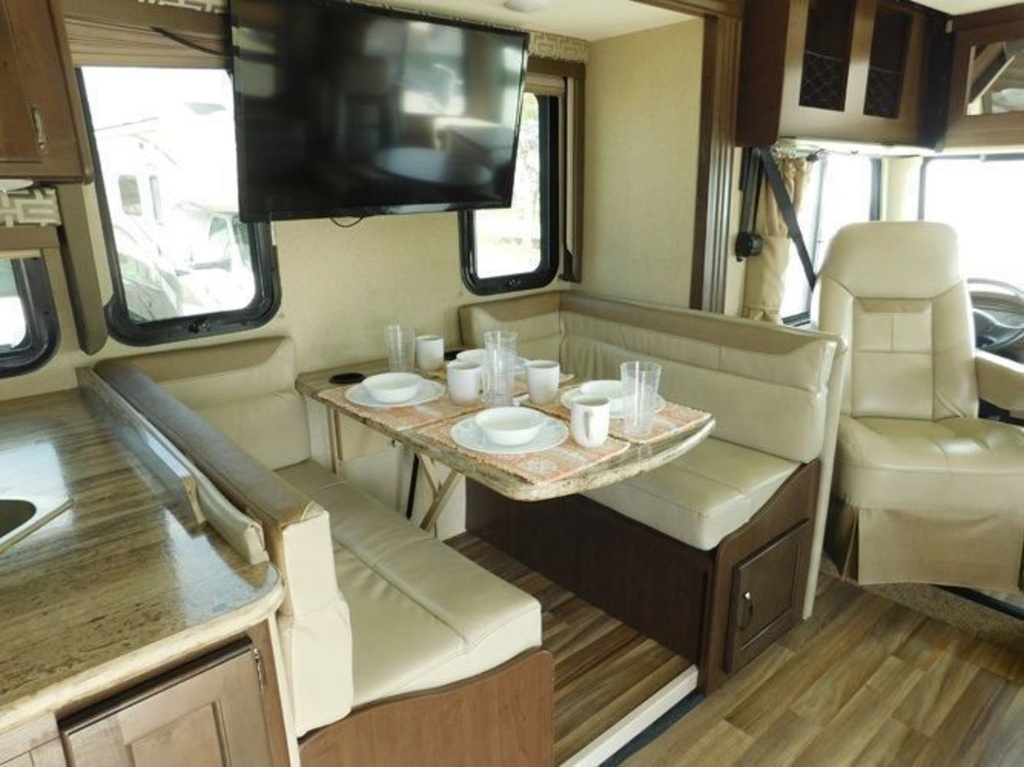Photo 9 - 2019 Thor Class A Motorhome rental photo 11