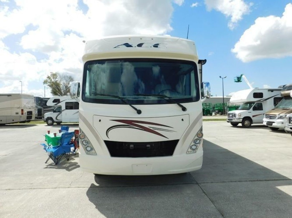 Photo 14 - 2019 Thor Class A Motorhome rental photo 16