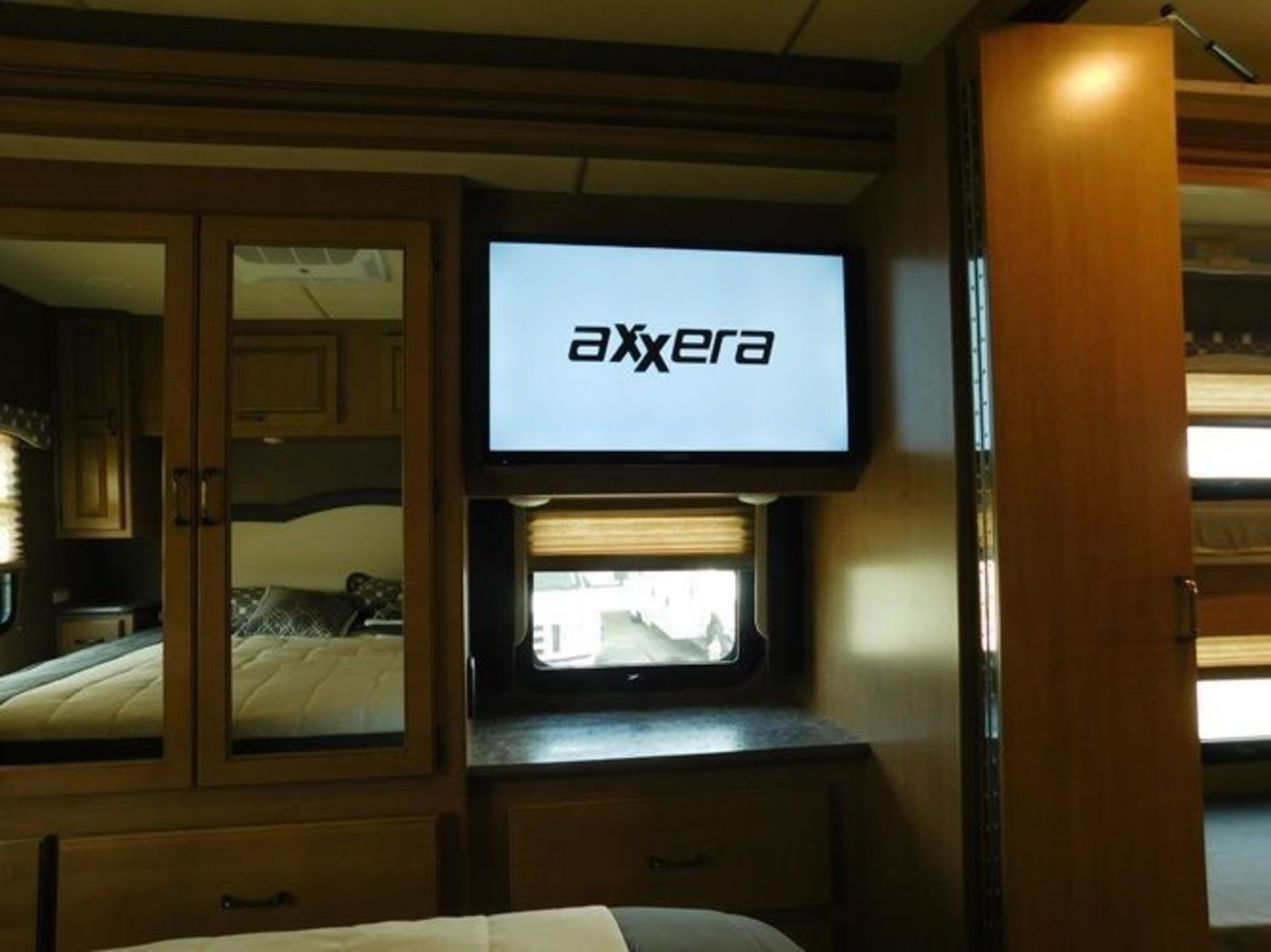 Photo 5 - 2018 Thor Class A Motorhome rental photo 7