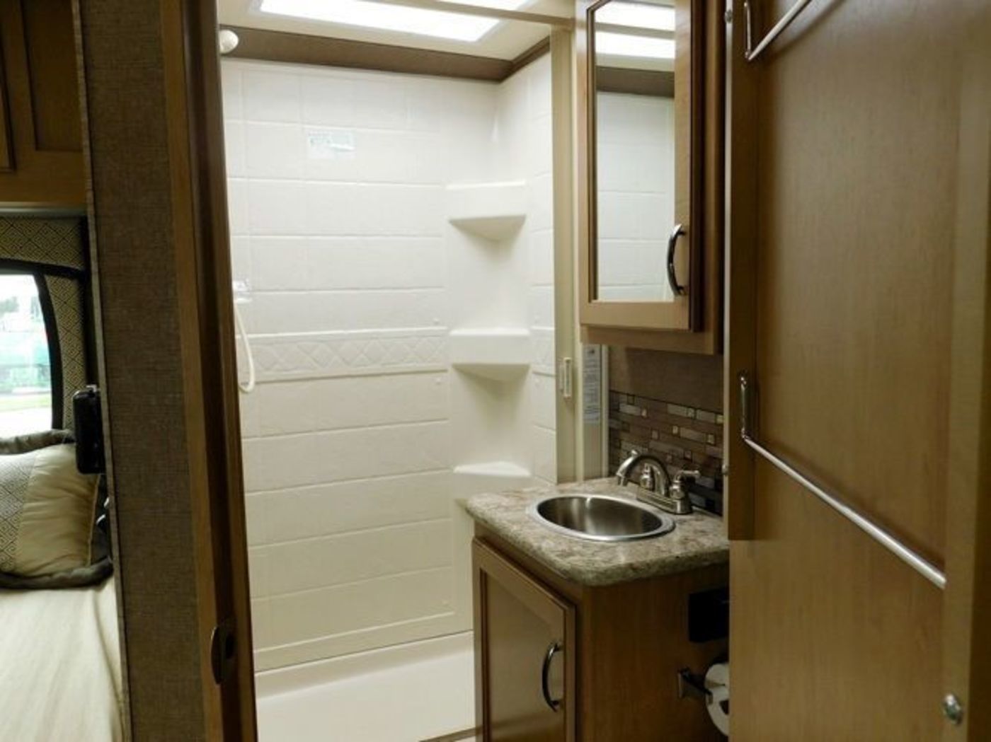 Photo 10 - 2021 Thor Class C Motorhome rental photo 12