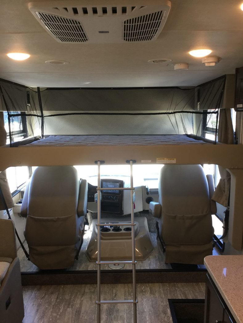 Photo 12 - 2019 Thor Class A Motorhome rental photo 14