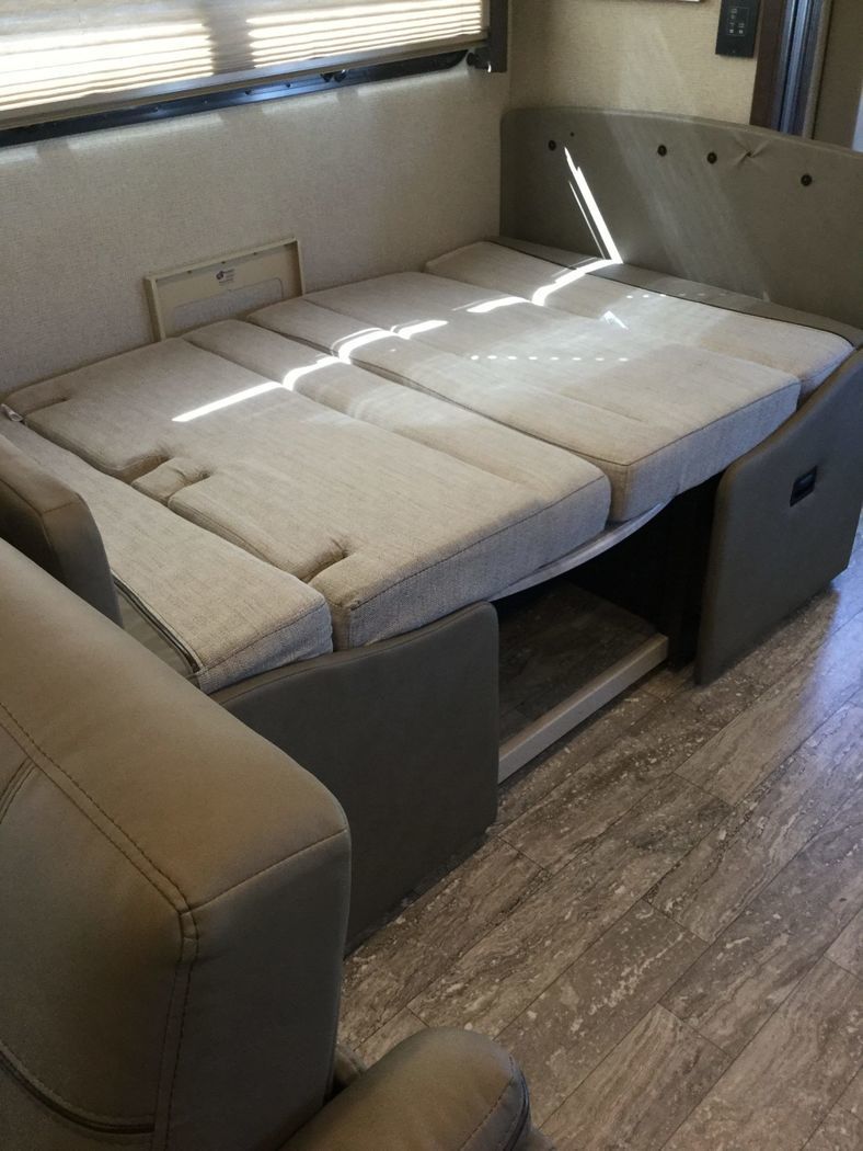 Photo 13 - 2019 Thor Class A Motorhome rental photo 15