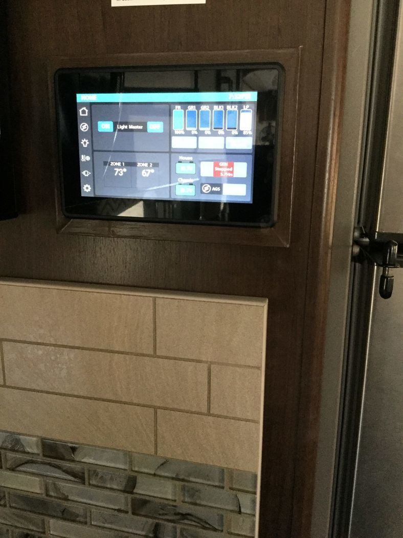 Photo 14 - 2019 Thor Class A Motorhome rental photo 16