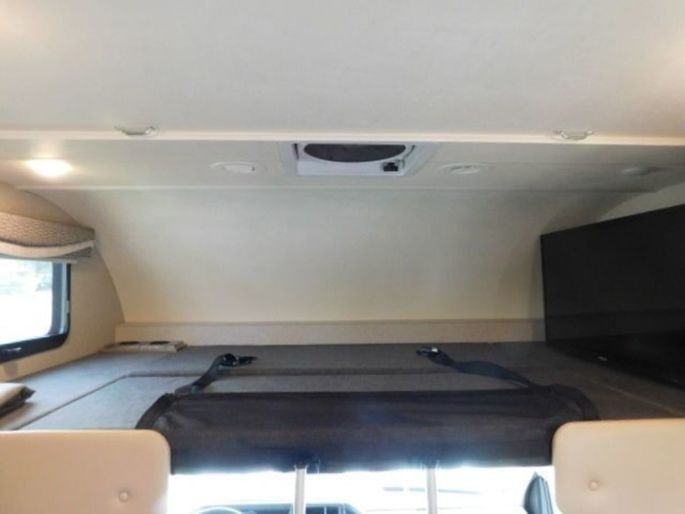 Photo 5 - 2021 Thor Class C Motorhome rental photo 7