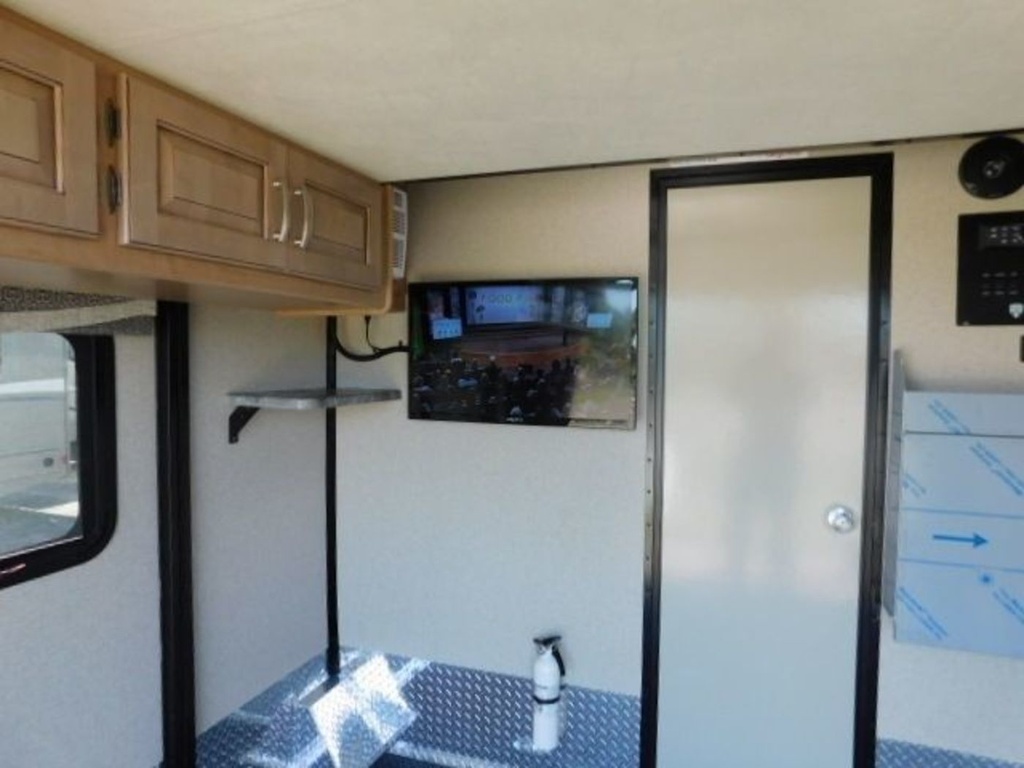 Photo 8 - 2021 Thor Class C Motorhome rental photo 10