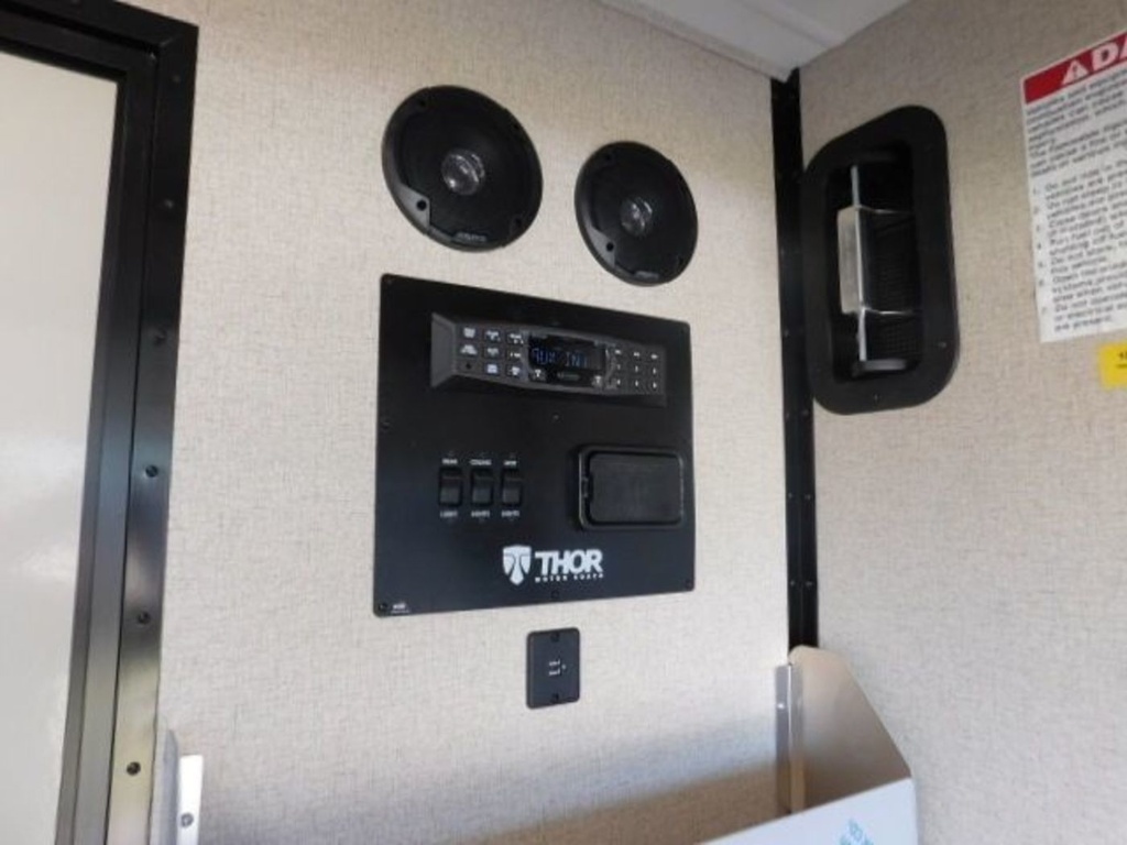Photo 21 - 2021 Thor Class C Motorhome rental photo 23