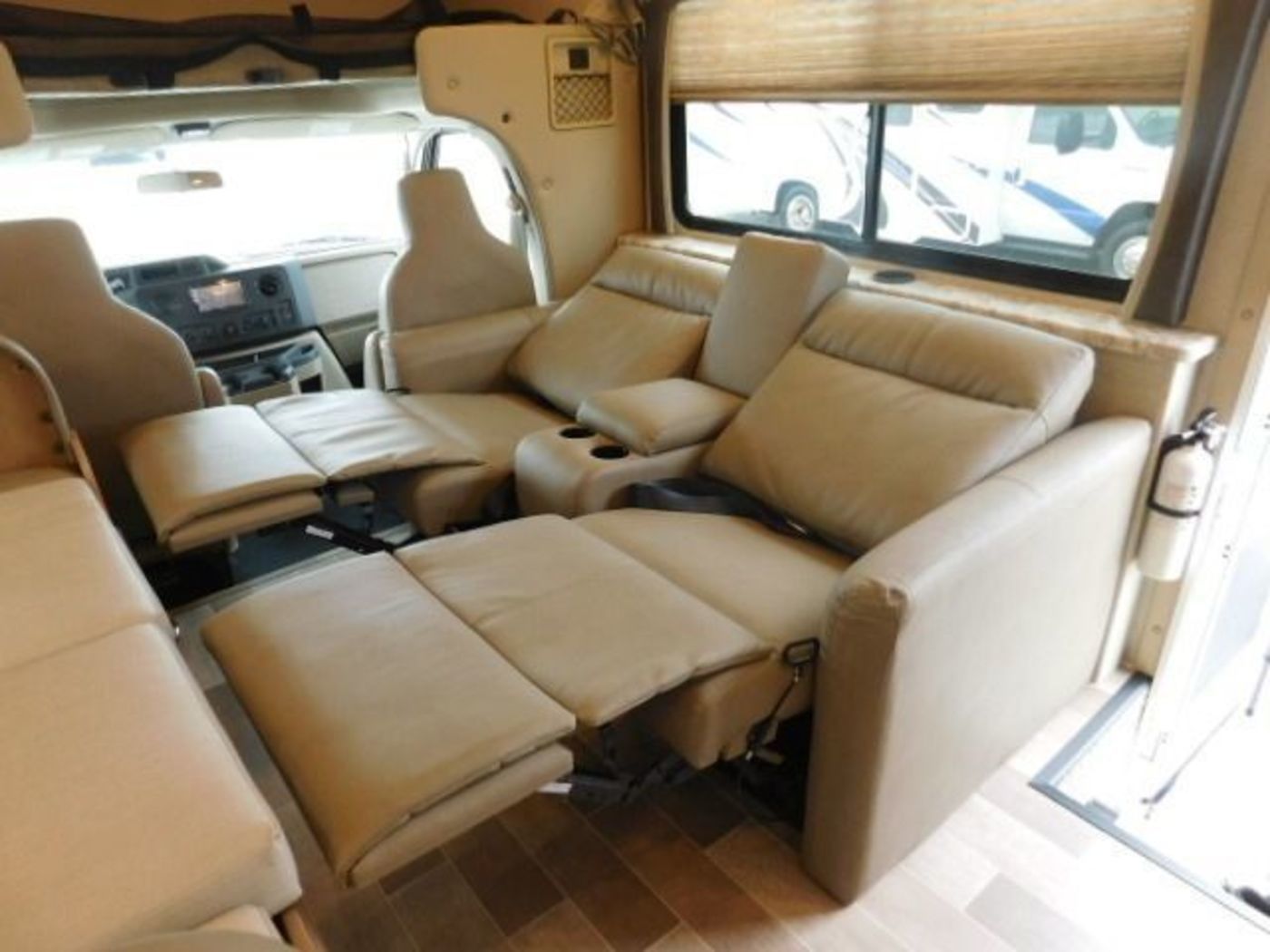 Photo 1 - 2021 Thor Class C Motorhome rental photo 3