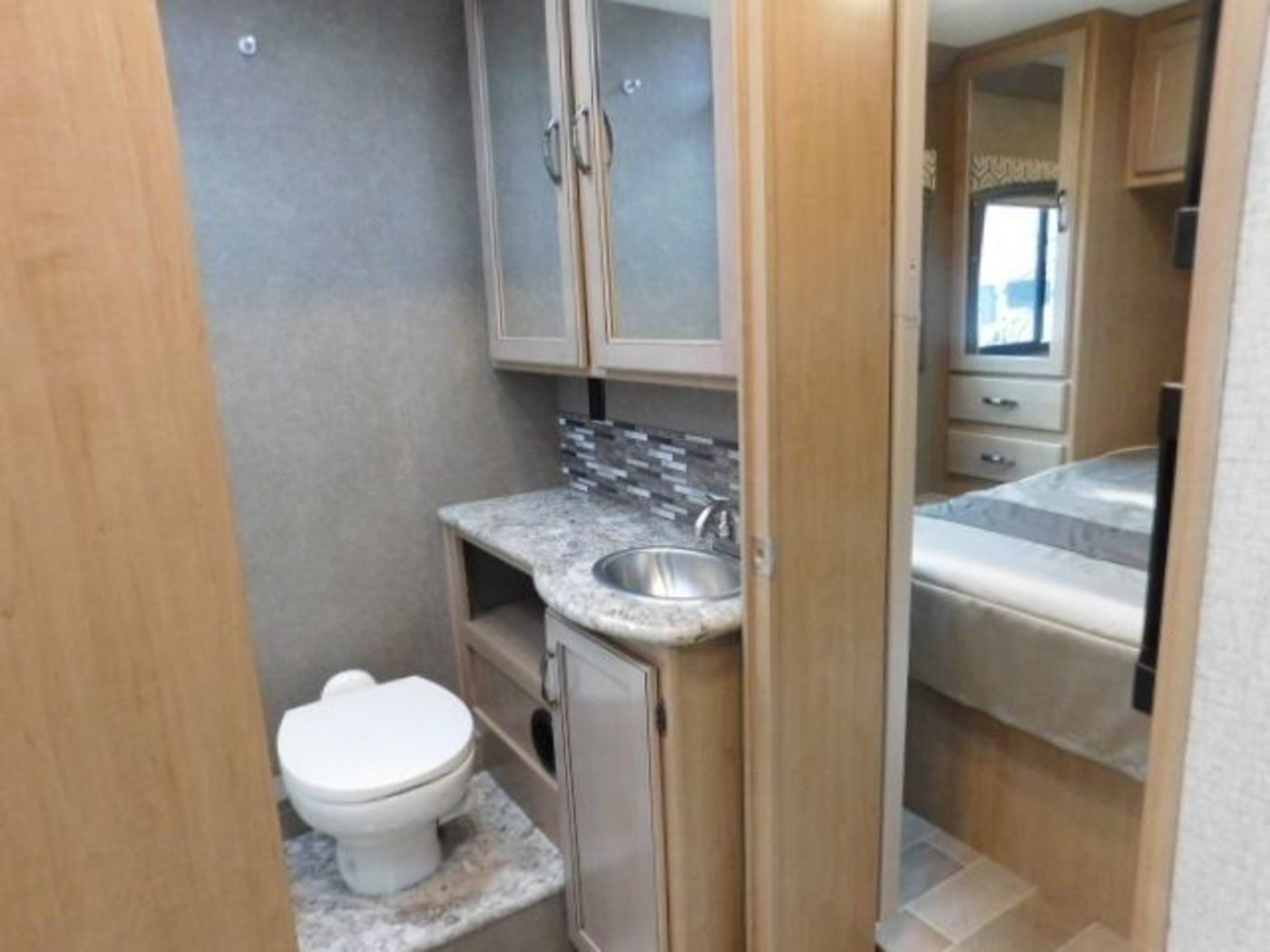 Photo 2 - 2021 Thor Class C Motorhome rental photo 4