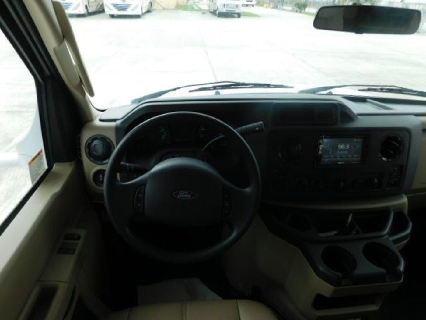 Photo 7 - 2021 Thor Class C Motorhome rental photo 9