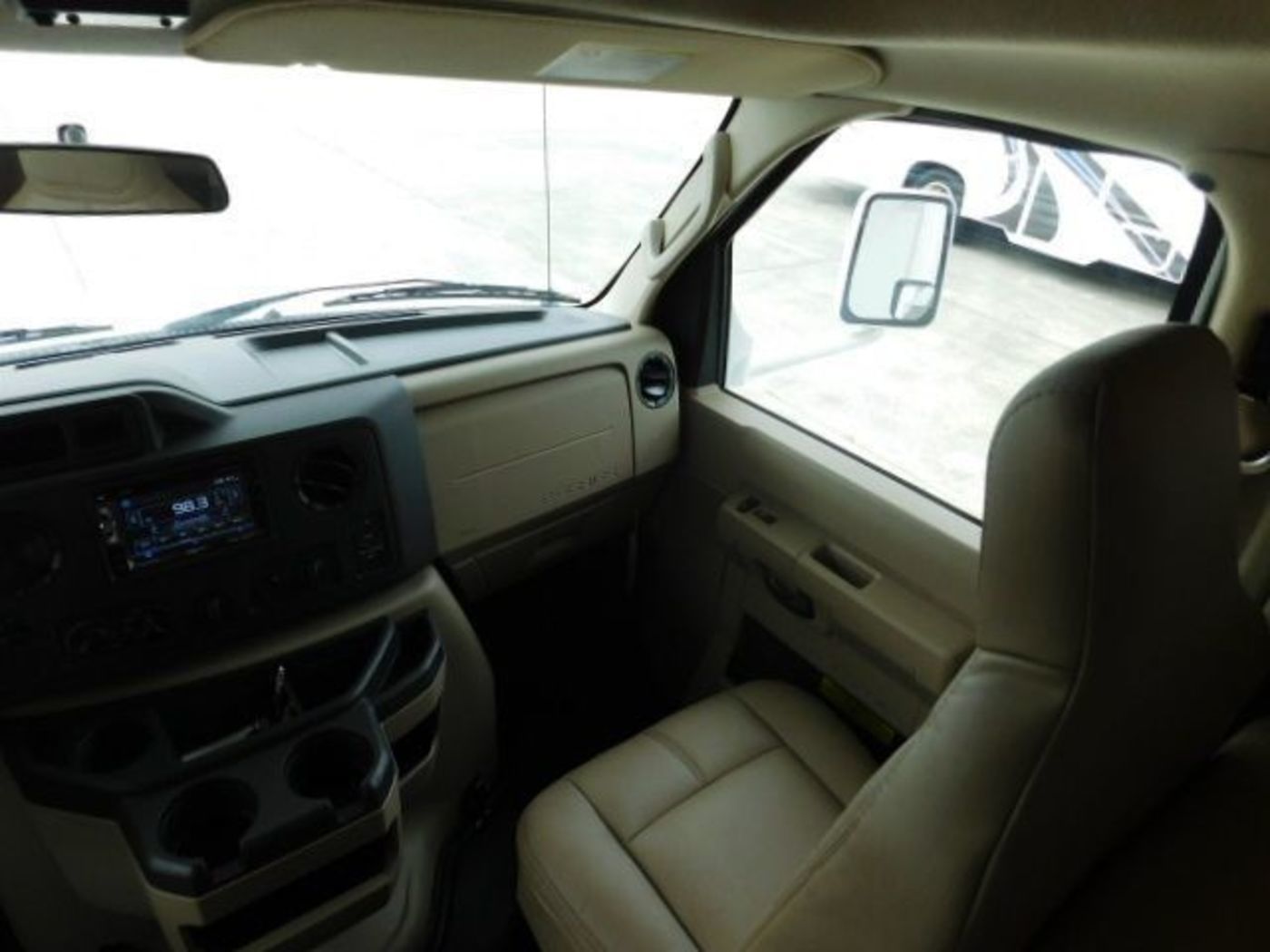 Photo 8 - 2021 Thor Class C Motorhome rental photo 10
