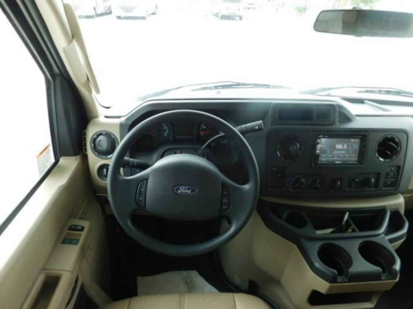 Photo 9 - 2021 Thor Class C Motorhome rental photo 11