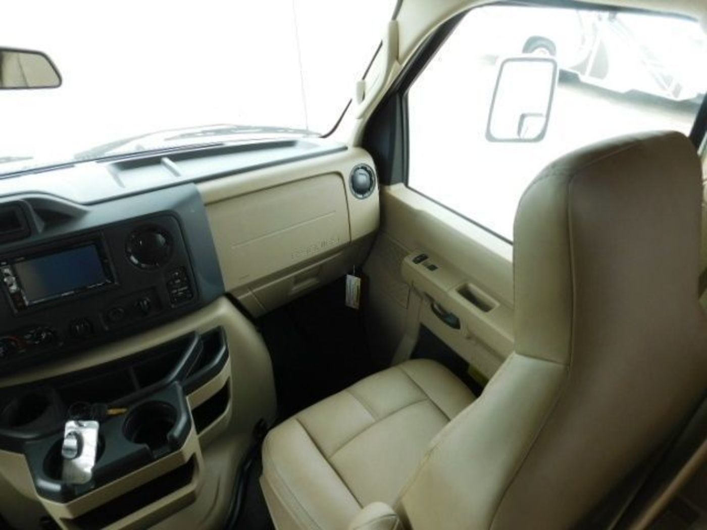 Photo 6 - 2019 Thor Class C Motorhome rental photo 8