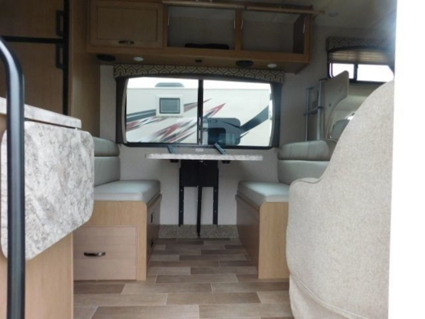 Photo 12 - 2019 Thor Class C Motorhome rental photo 14