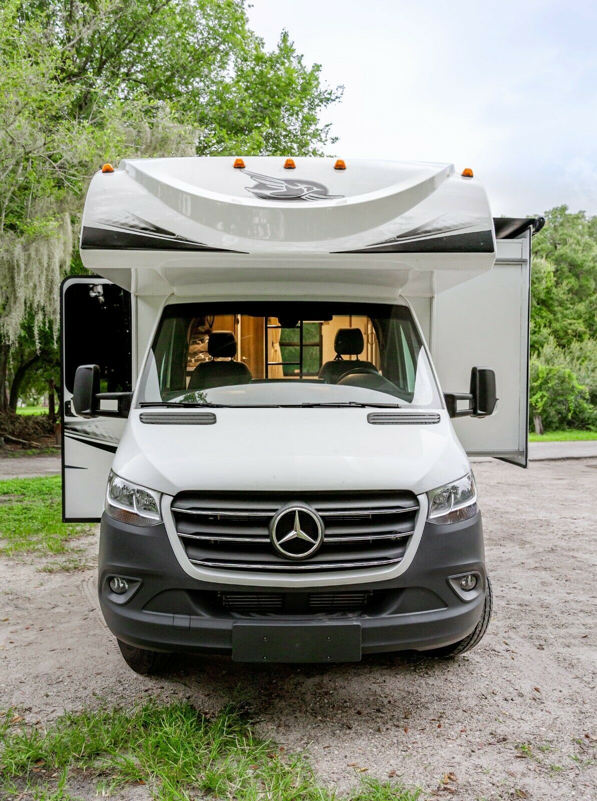 Photo 3 - 2020 Jayco Class C Motorhome rental photo 11