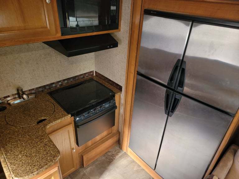 Photo 1 - 2018 Coachmen Class C Motorhome rental photo 3