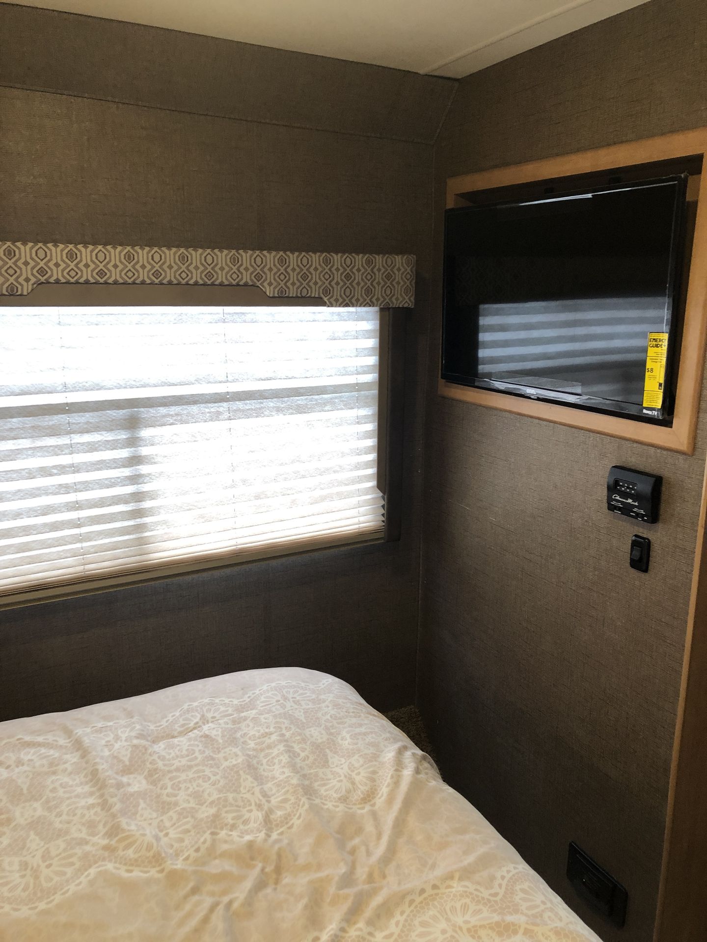 Photo 5 - 2017 Thor Class A Motorhome rental photo 7