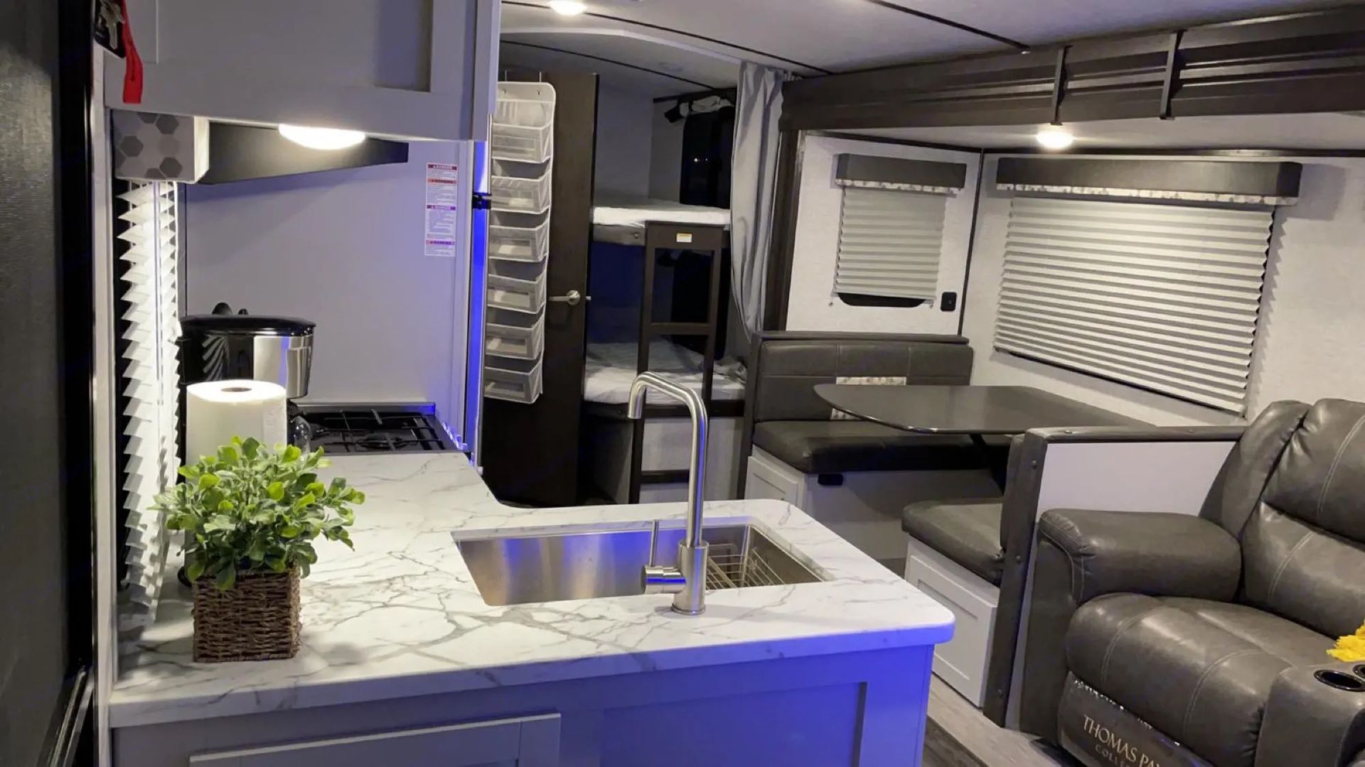 Photo 18 - 2021 Keystone Travel Trailer rental photo 20