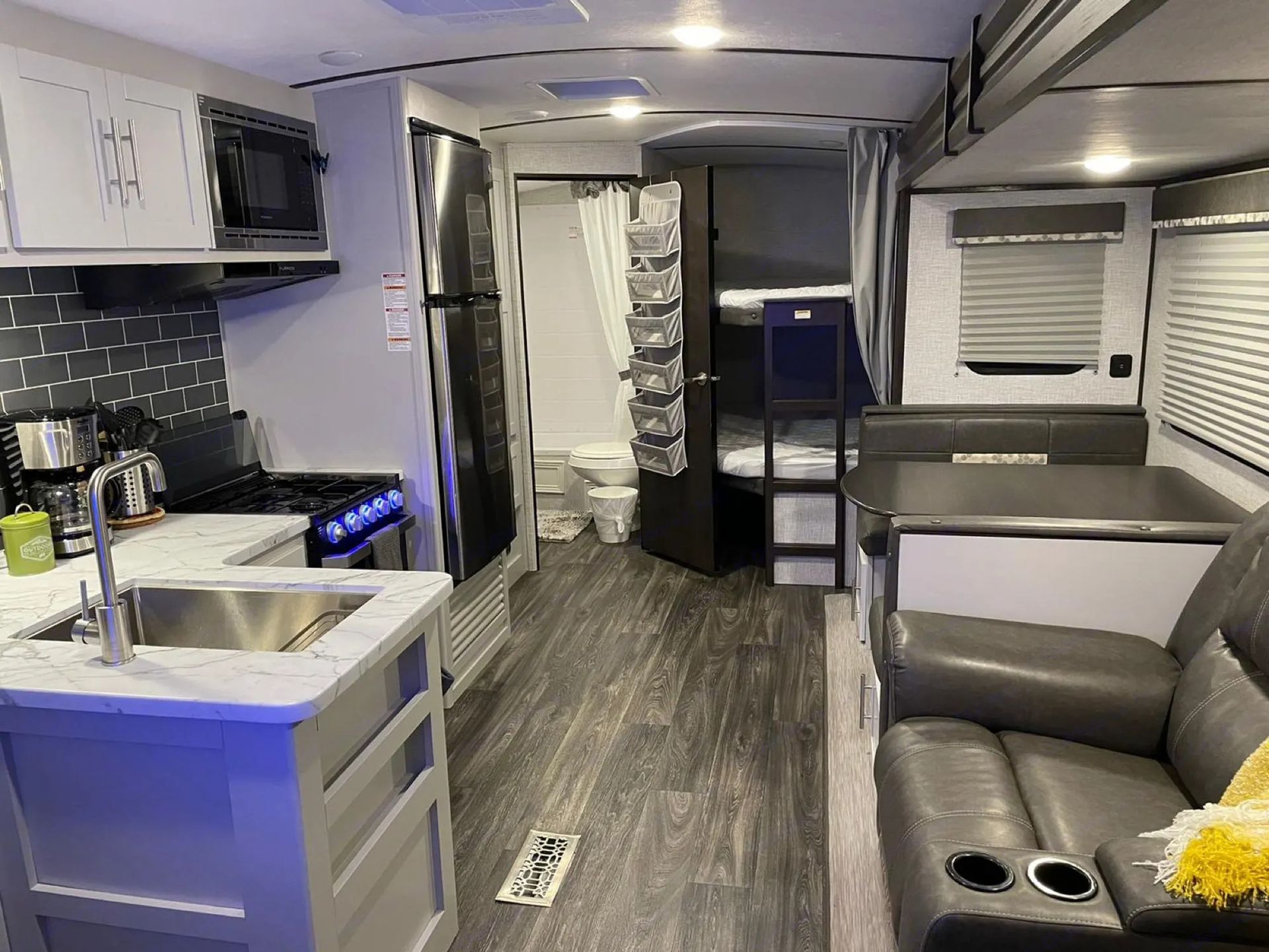 Photo 27 - 2021 Keystone Travel Trailer rental photo 29