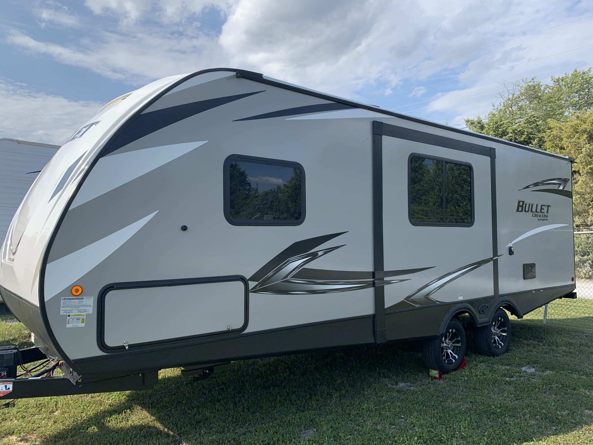 Photo 25 - 2021 Keystone Travel Trailer rental photo 27