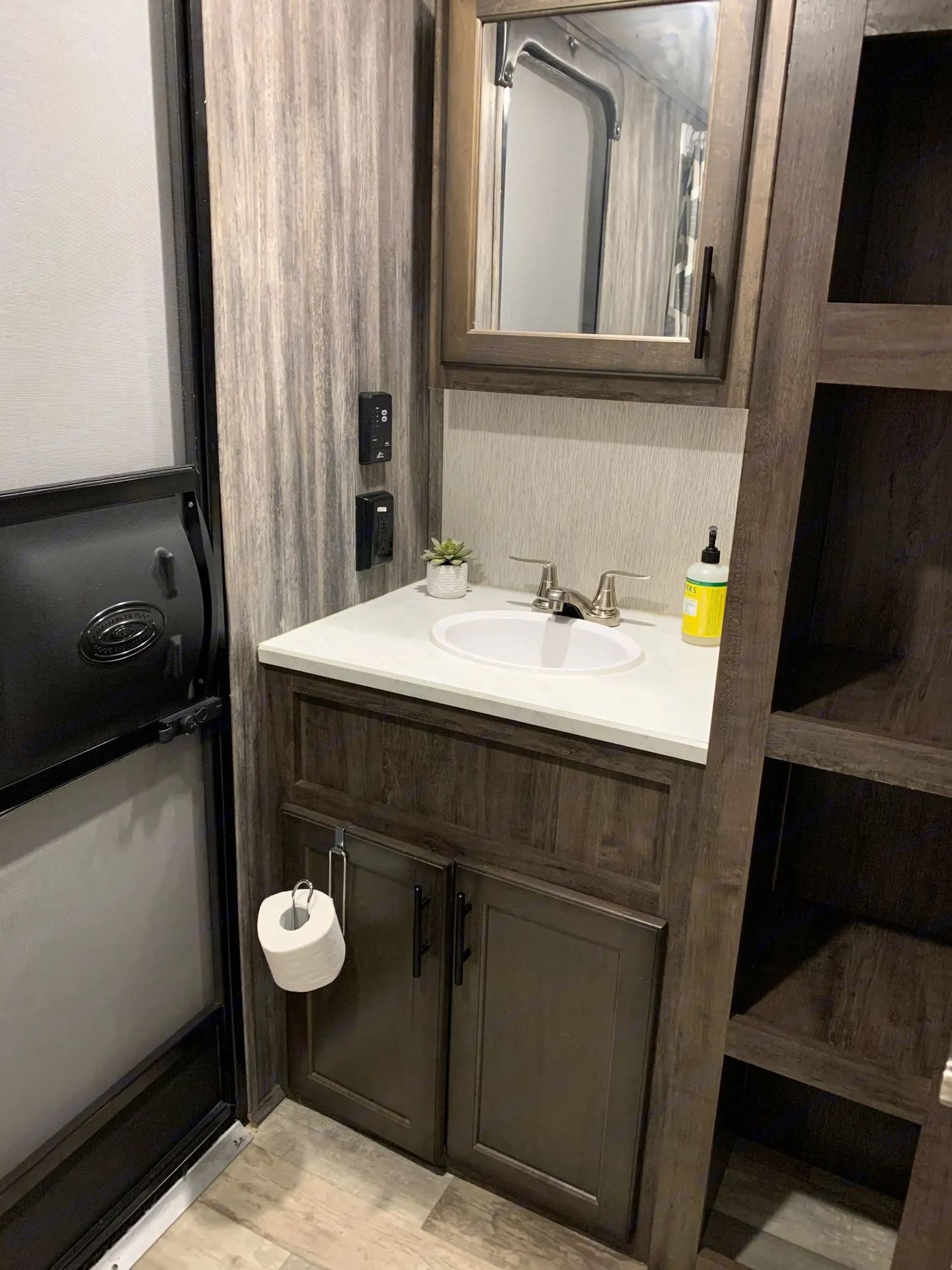 Photo 16 - 2019 Heartland Travel Trailer rental photo 18