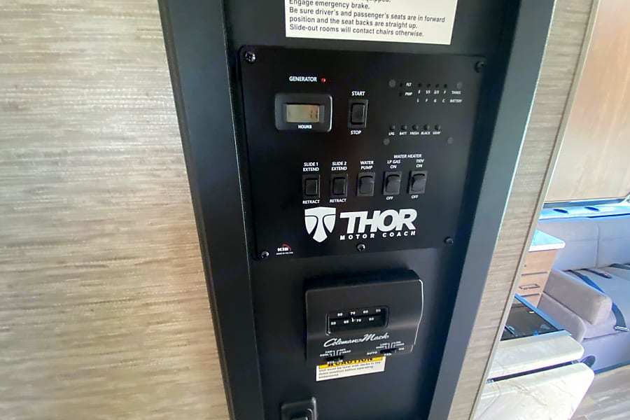 Photo 2 - 2021 Thor Motor Coach Class C Motorhome rental photo 4
