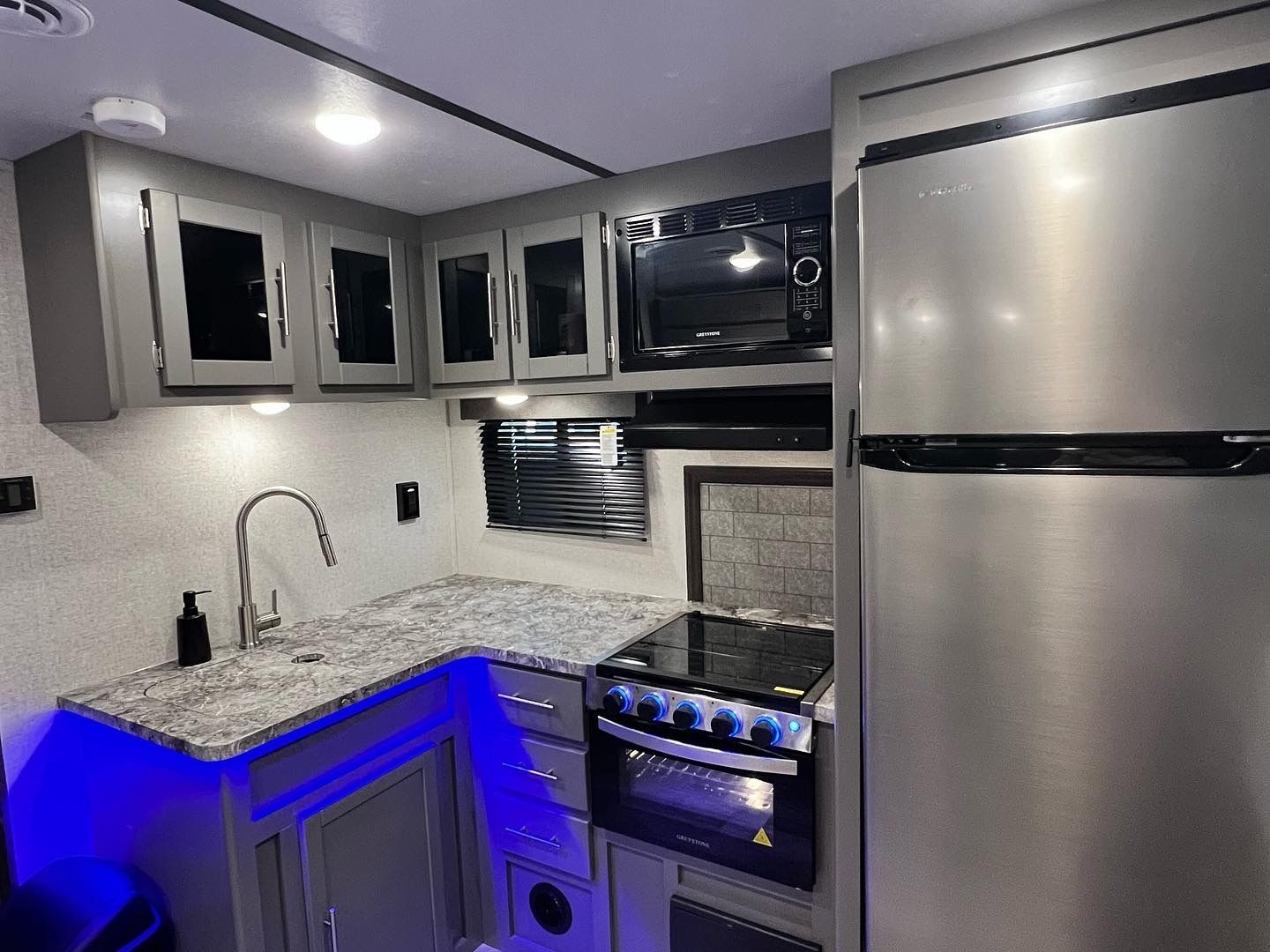 Photo 5 - 2021 Crossroads Travel Trailer rental photo 7