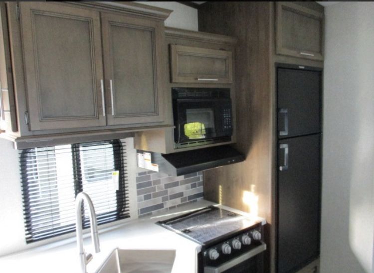 Photo 10 - 2020 Keystone Fifth Wheel rental photo 12