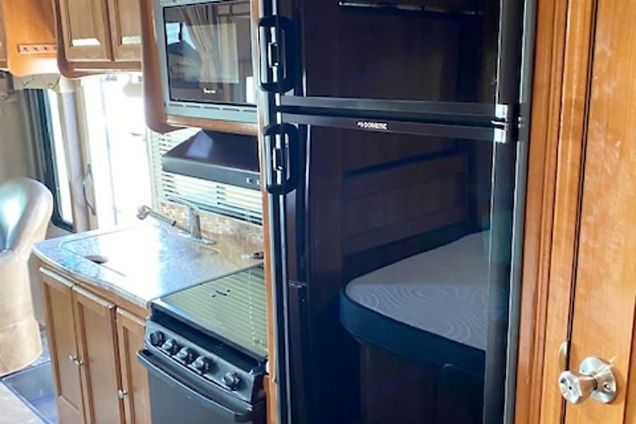 Photo 5 - 2019 Coachmen Class C Motorhome rental photo 6