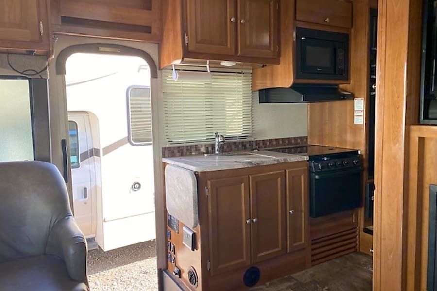 Photo 8 - 2019 Coachmen Class C Motorhome rental photo 9