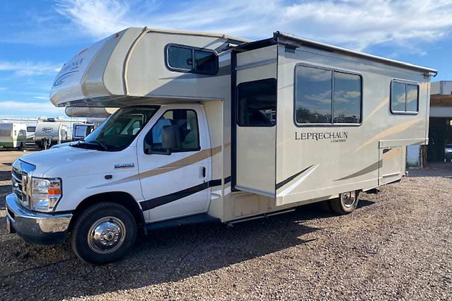 Photo 10 - 2019 Coachmen Class C Motorhome rental photo 12