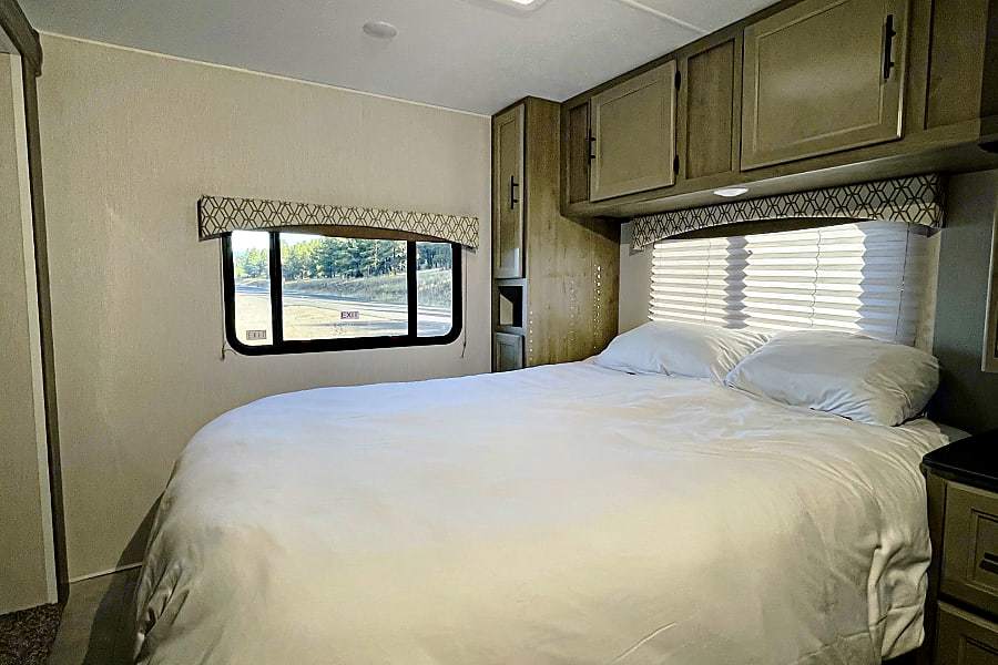 Photo 6 - 2021 Coachmen Class C Motorhome rental photo 8