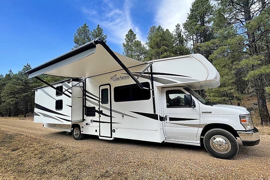 Photo 15 - 2021 Coachmen Class C Motorhome rental photo 17