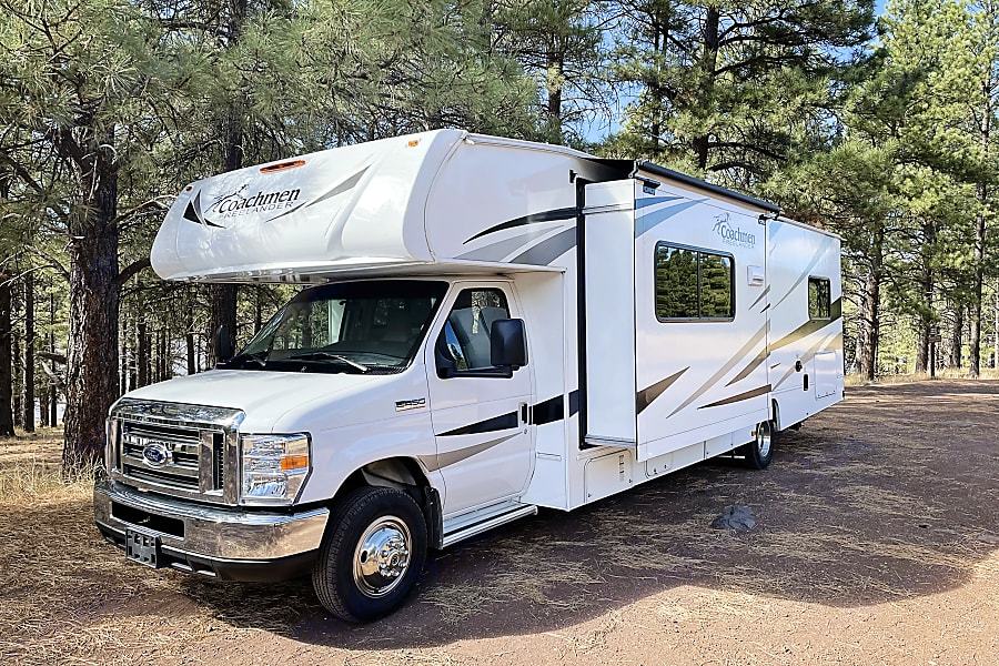 Photo 19 - 2021 Coachmen Class C Motorhome rental photo 21