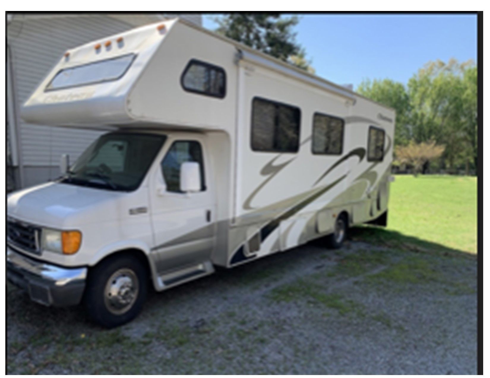 Photo 5 - 2007 Four Winds International Class C Motorhome rental photo 7