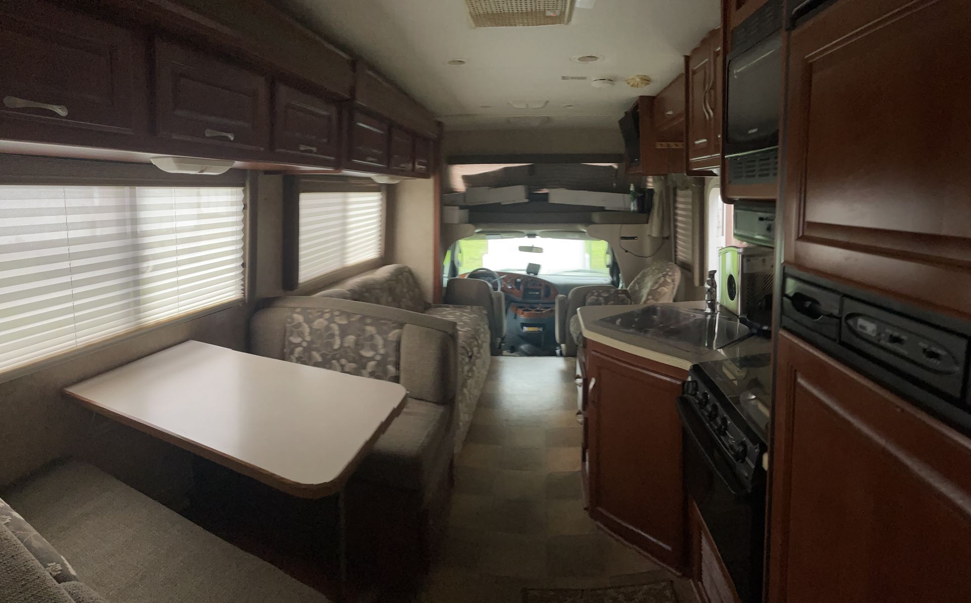 Photo 27 - 2007 Four Winds International Class C Motorhome rental photo 29
