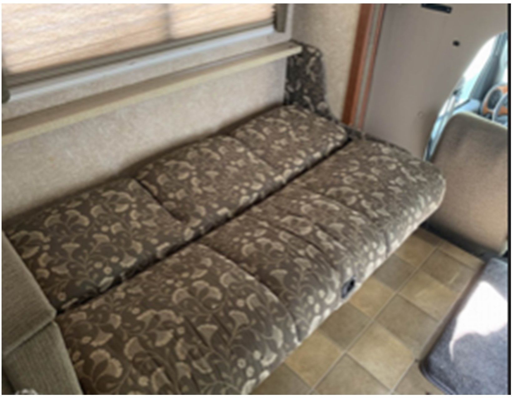 Photo 38 - 2007 Four Winds International Class C Motorhome rental photo 40