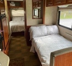 Photo 39 - 2007 Four Winds International Class C Motorhome rental photo 41