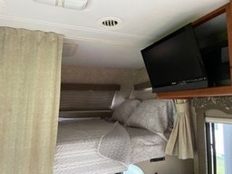 Photo 43 thumbnail 45