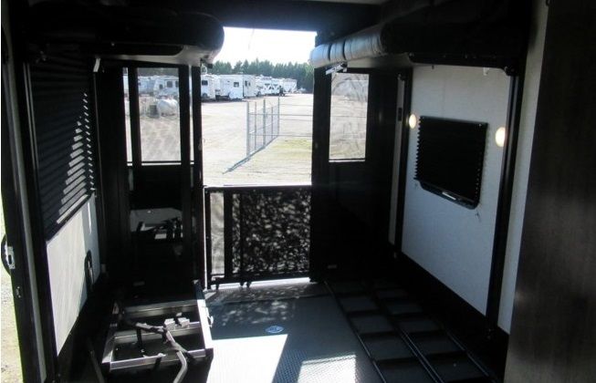 Photo 8 - 2022 Dutchman Toy Hauler rental photo 10