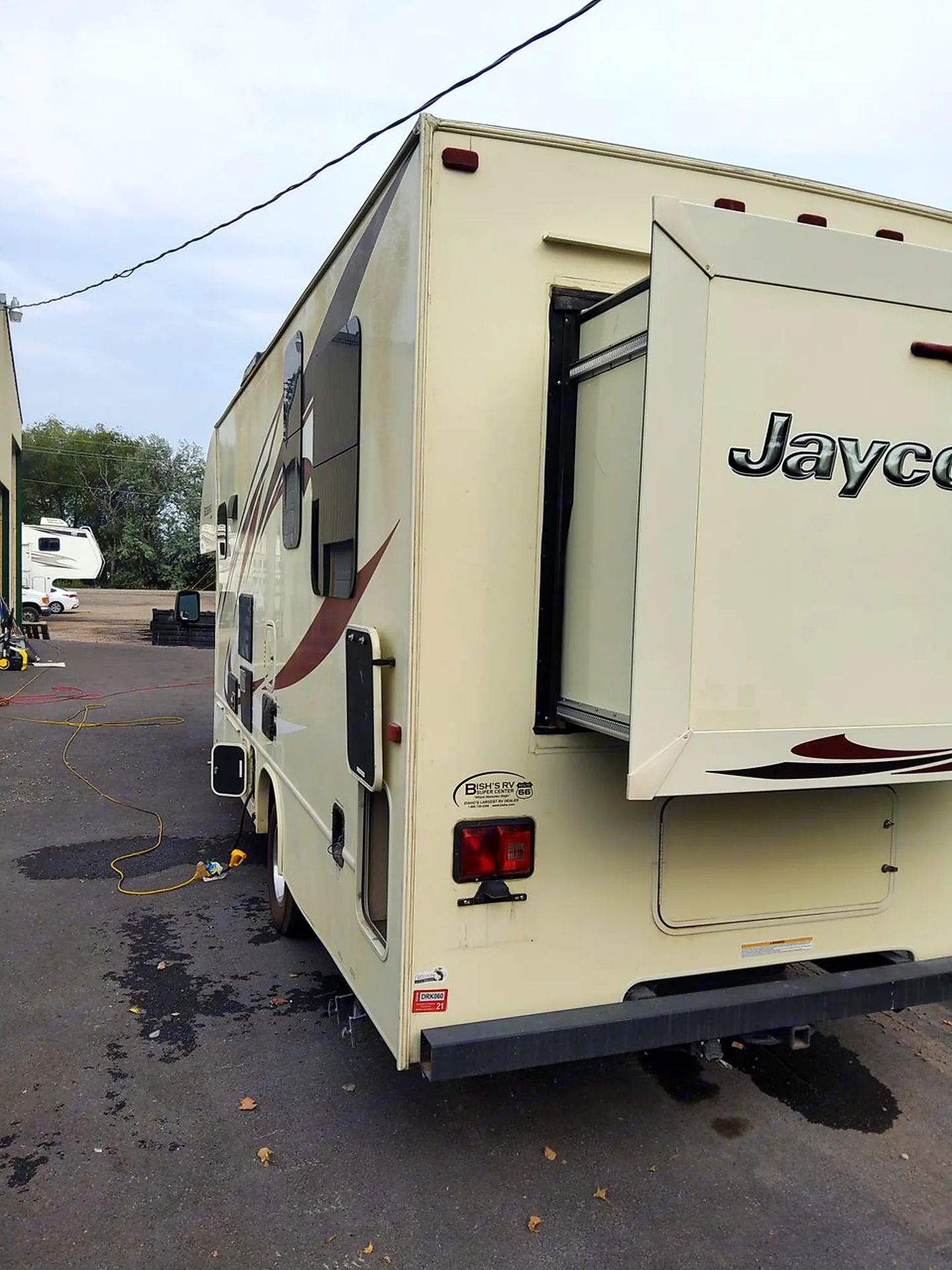 Photo 6 - 2016 Jayco Class C Motorhome rental photo 8