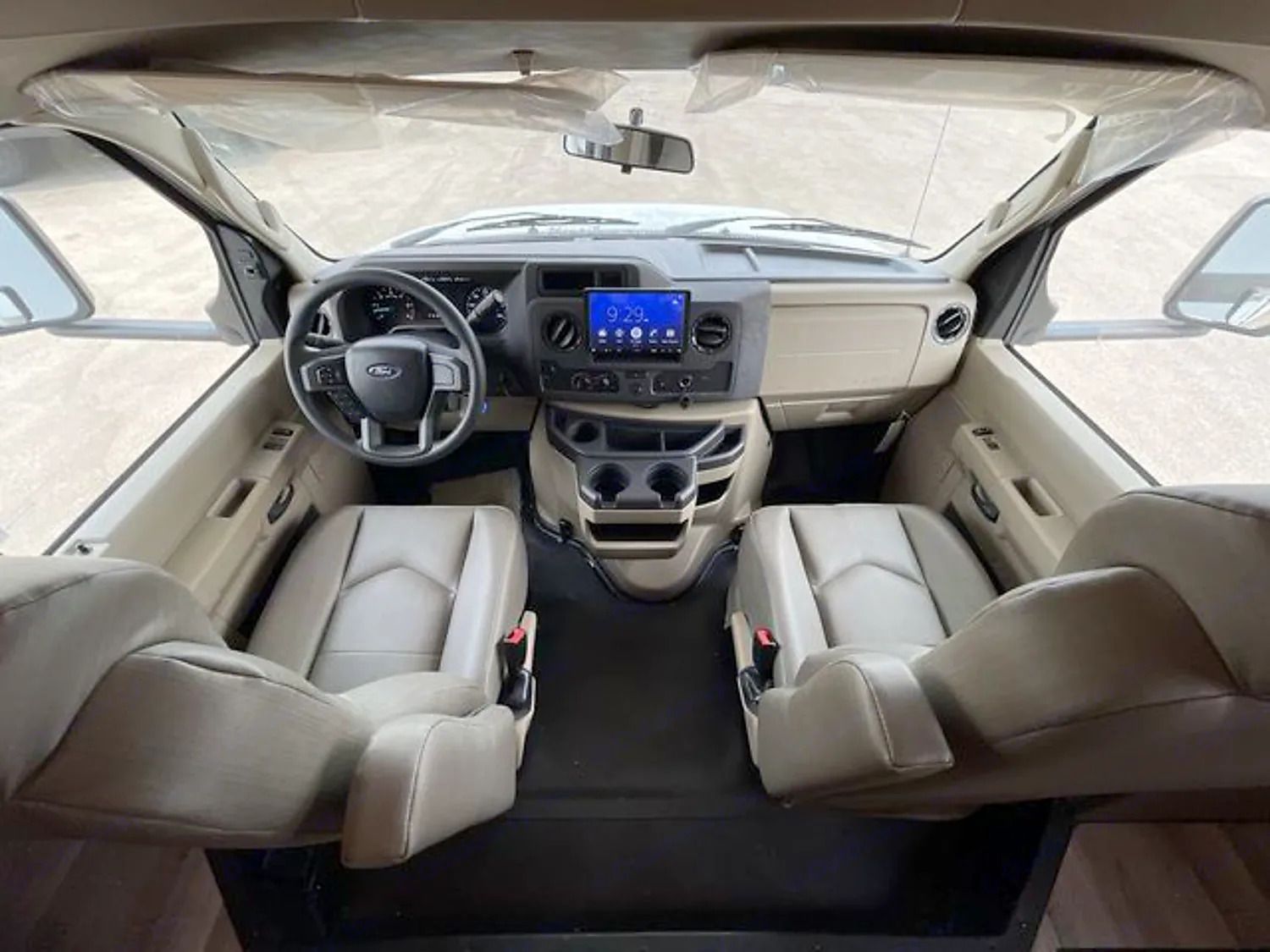 Photo 3 - 2022 Jayco Class C Motorhome rental photo 5