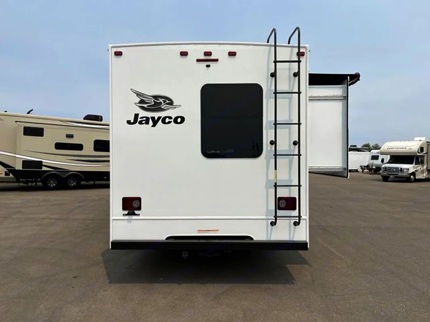Photo 4 - 2022 Jayco Class C Motorhome rental photo 6