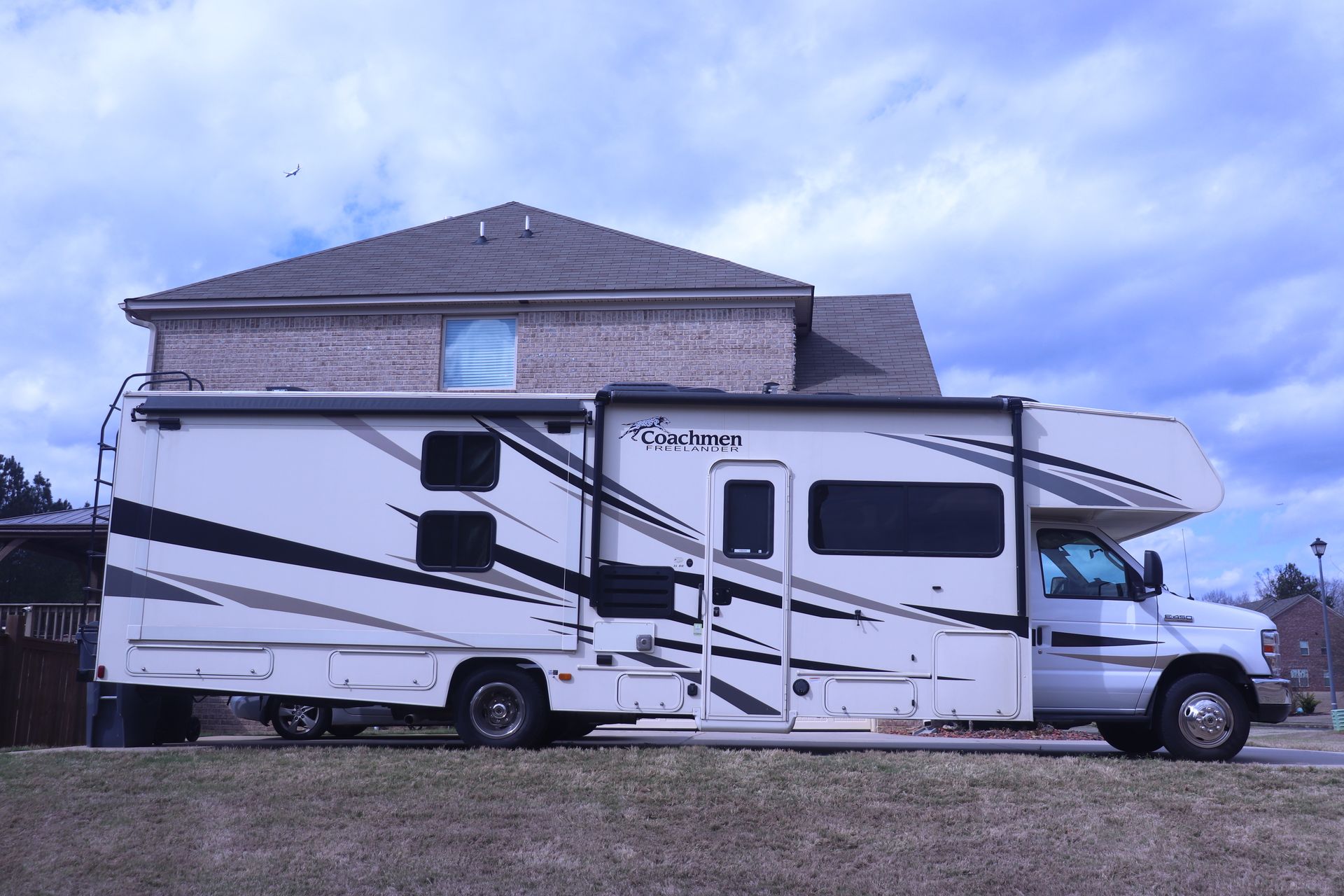 Photo 1 - 2020 Coachmen Class C Motorhome rental photo 3