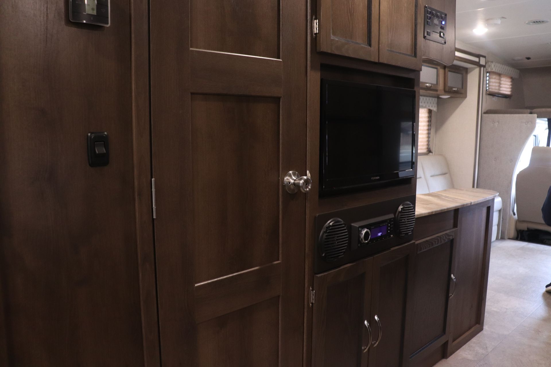 Photo 9 - 2020 Coachmen Class C Motorhome rental photo 11