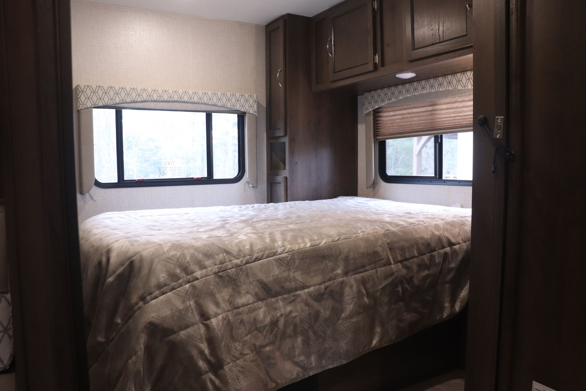 Photo 13 - 2020 Coachmen Class C Motorhome rental photo 15
