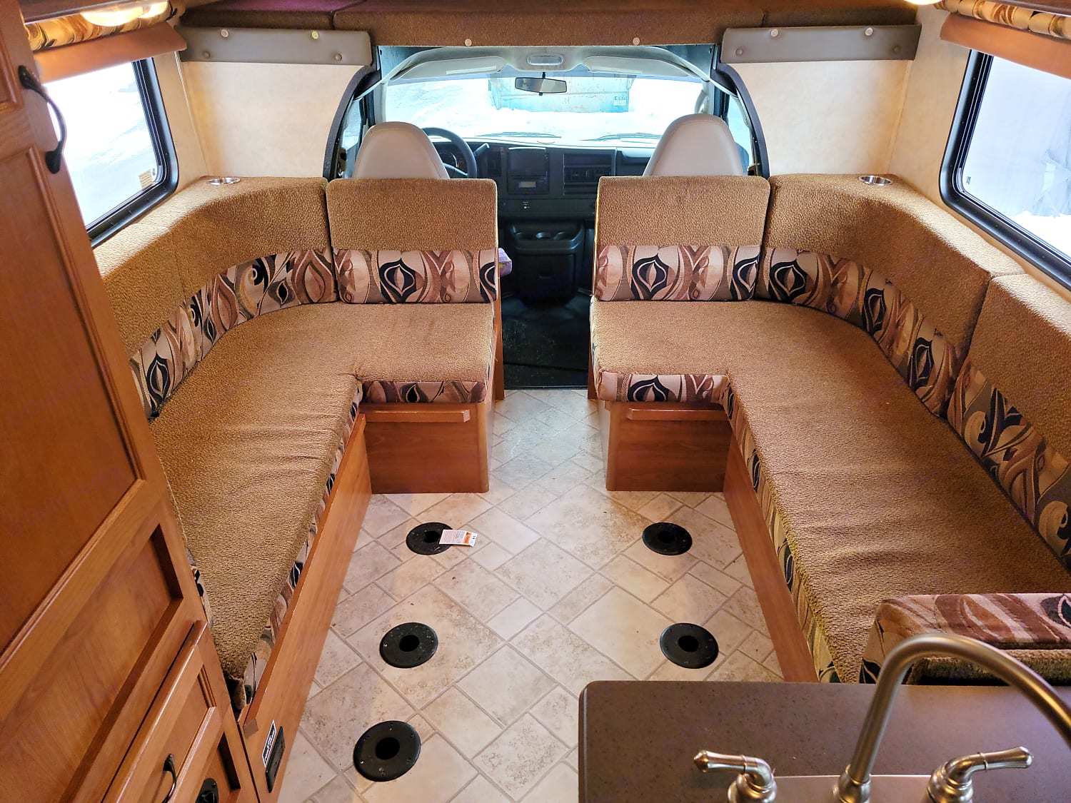 Photo 4 - 2011 Coachmen Class C Motorhome rental photo 6